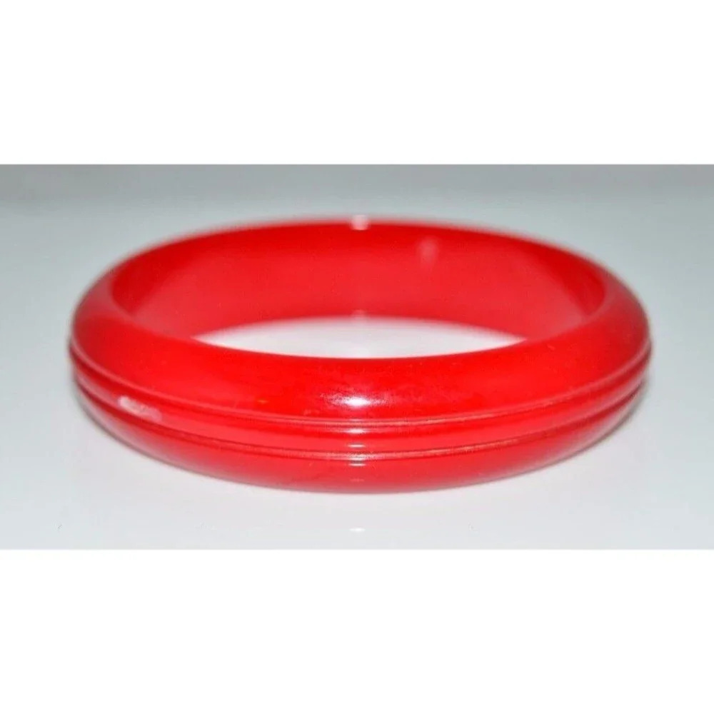 VTG True Cherry Red BAKELITE TESTED Carved Bangle Bracelet